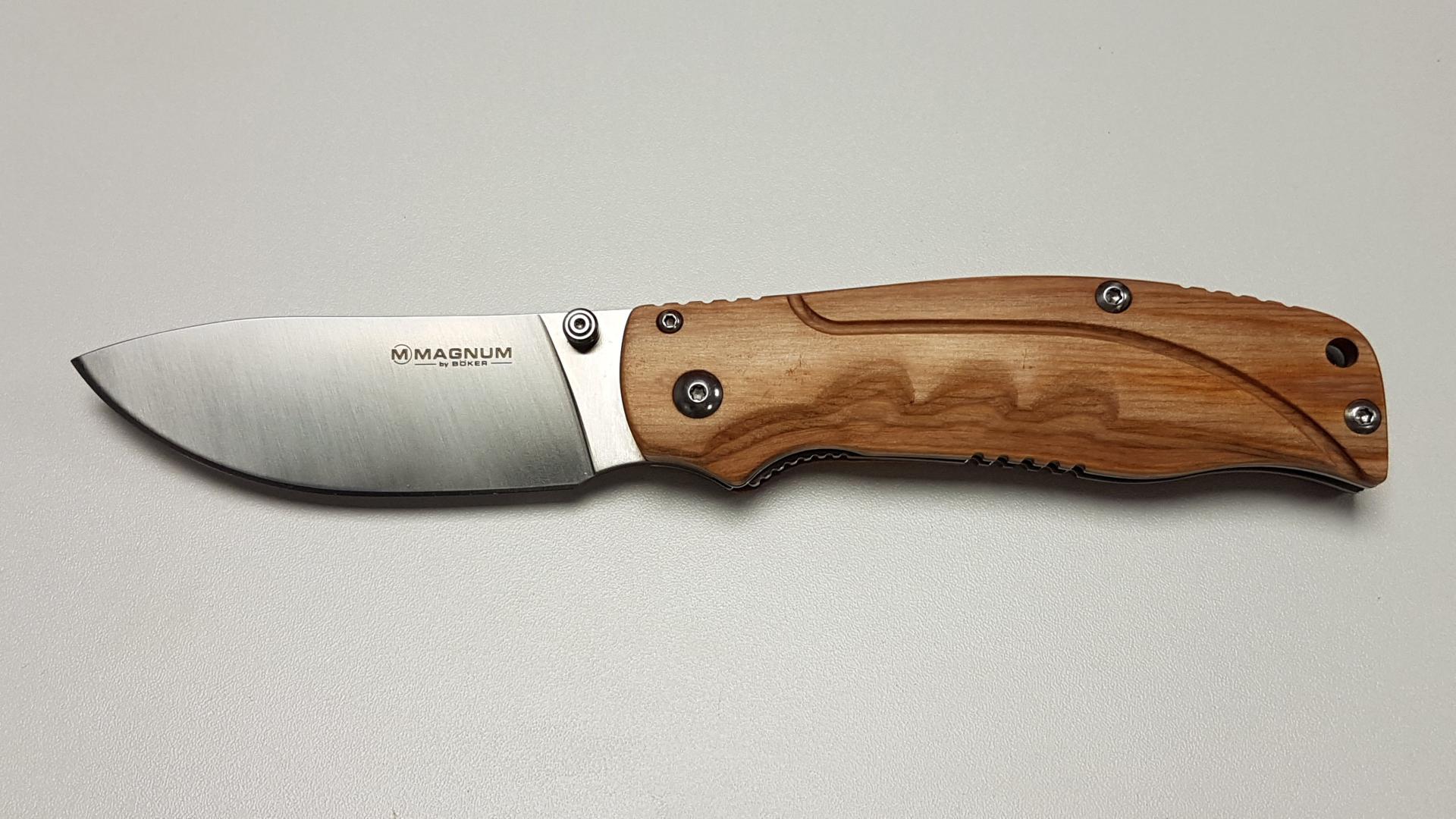 COUTEAU BOKER MAGNUM PAKKA HUNTER : Long lame 9.3 cm / fermé 12 cm / ouvert 21.3 cm