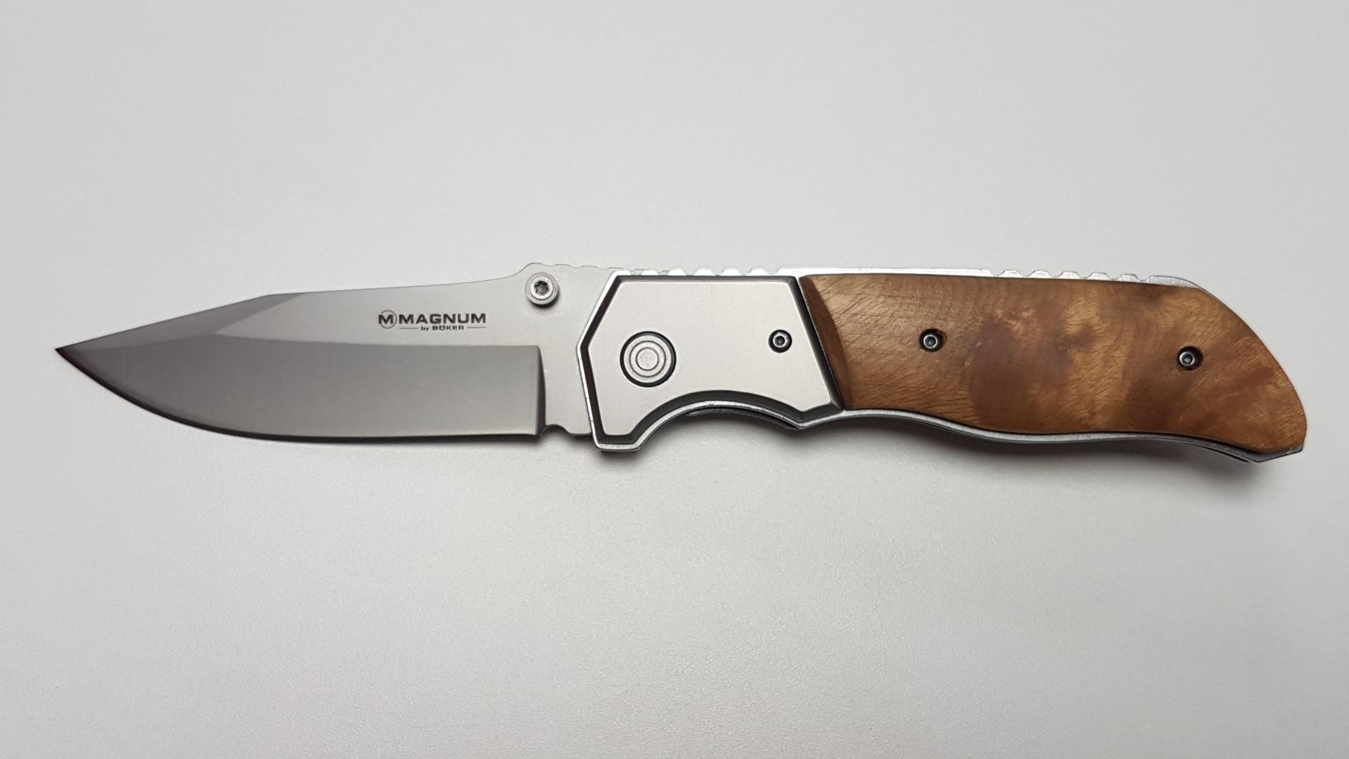 COUTEAU BOKER MAGNUM FOREST RANGER : Long lame 9.7 cm / fermé 12.8 cm / ouvert 23.5 cm