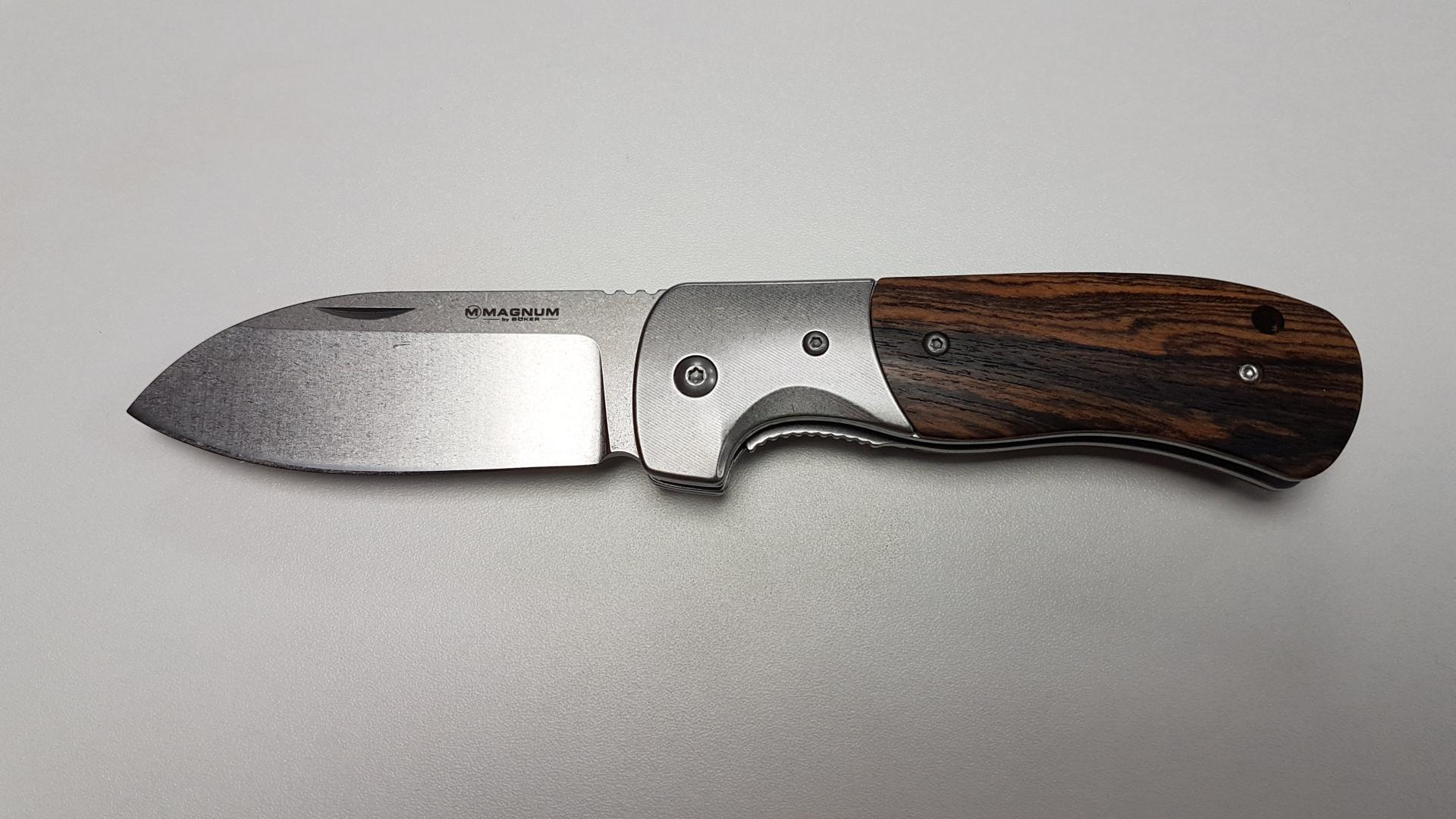 COUTEAU BOKER MAGNUM WOODEN FAT JACK : Long lame 8.5 cm / fermé 11 cm / ouvert 19.5 cm