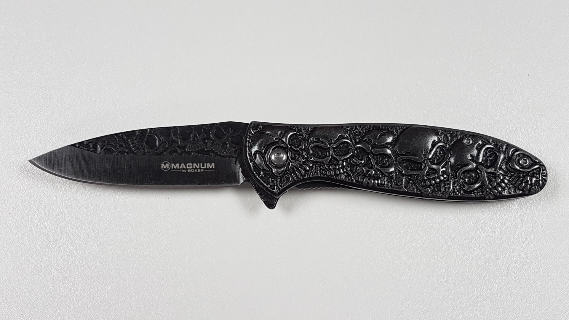 COUTEAU BOKER MAGNUM DIA DE LOS MUERTOS : Long lame 8.5 cm / fermé 11.5 cm / ouvert 20 cm